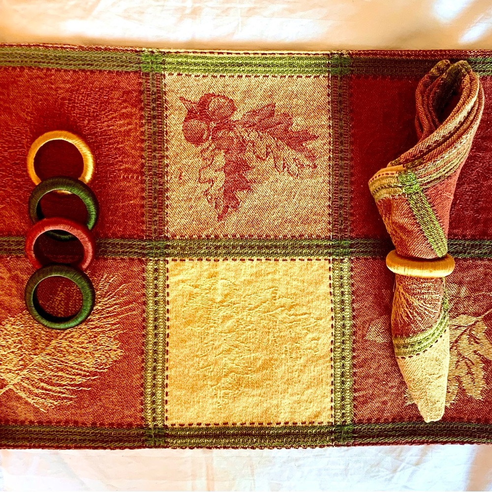 Fall leaves 🍁/holiday cotton napkins. Set of 8.
